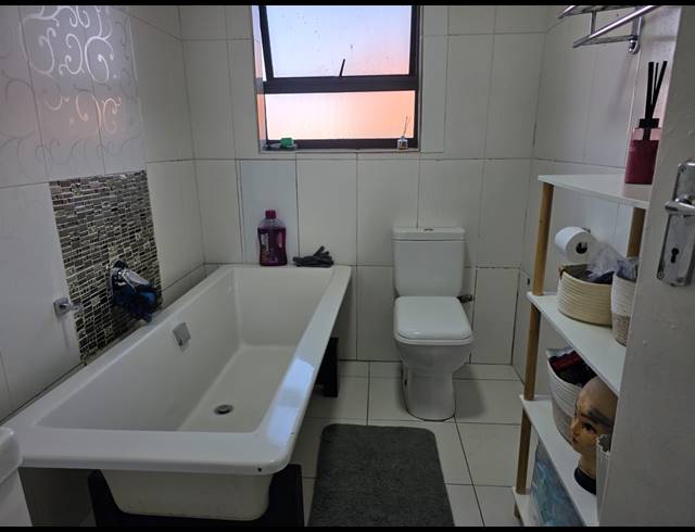 3 BEDROOM FREEHOLD FOR SALE IN GROBLERPARK